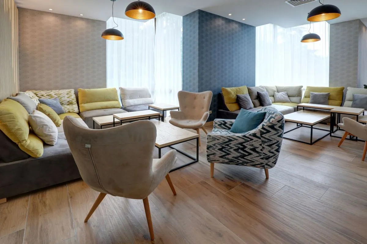 Lobby Bar 2